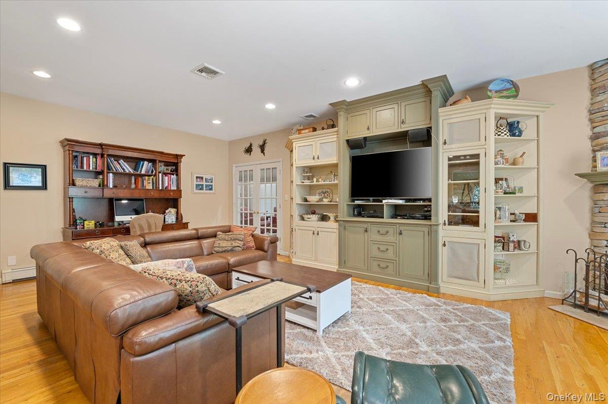 1040 Washington Avenue – For Sale photo 21