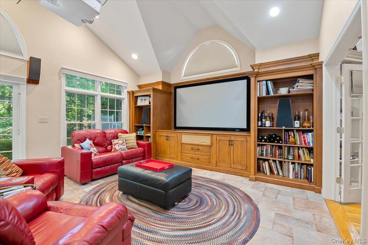 1040 Washington Avenue – For Sale photo 24