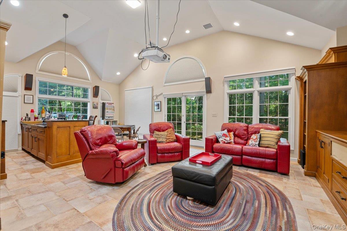 1040 Washington Avenue – For Sale photo 25