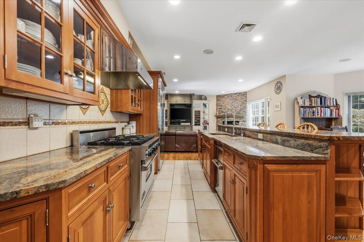 1040 Washington Avenue – For Sale photo 14