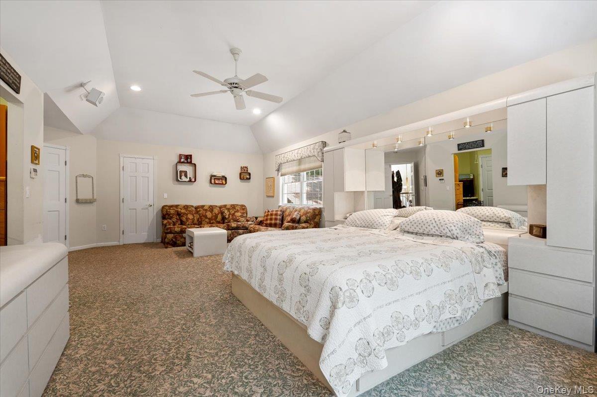 1040 Washington Avenue – For Sale photo 34