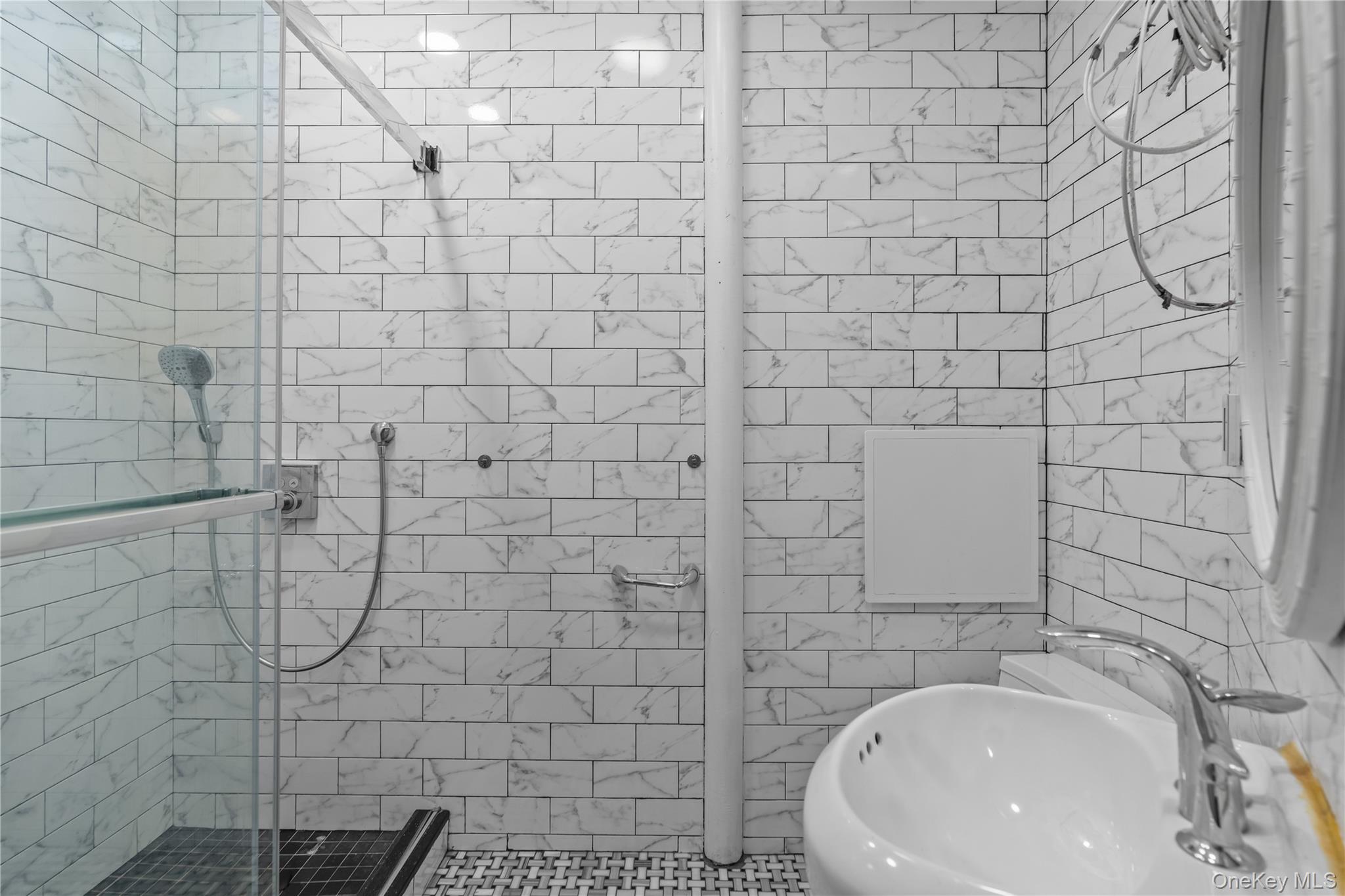 220 E 116th Street, Unit 3rd Floor photo 18