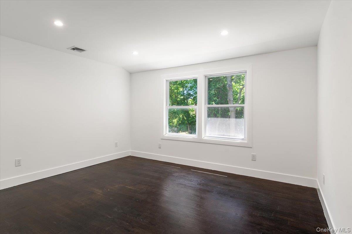 8 Elm Drive – For Sale photo 17