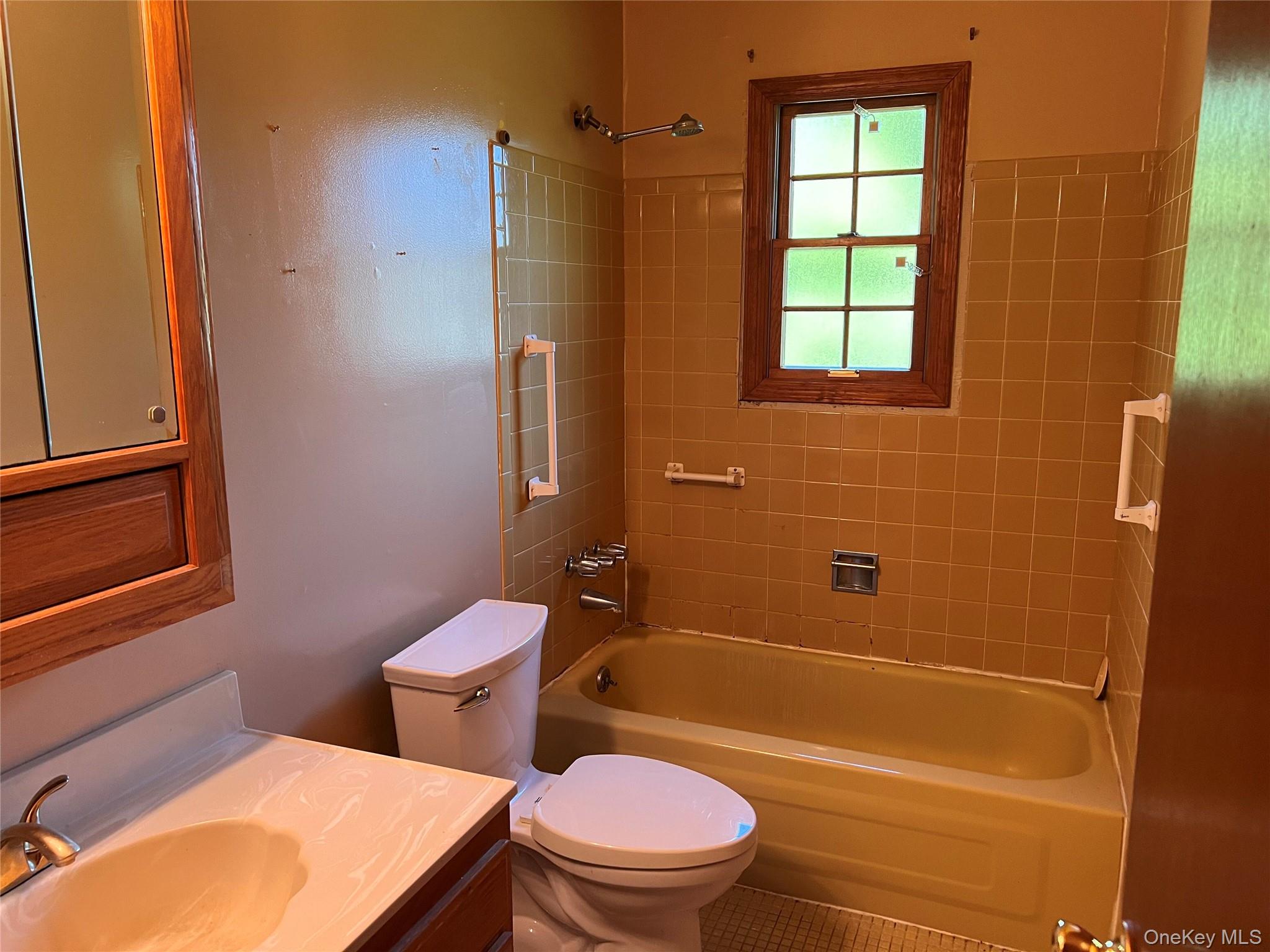 27 W Tiana Road, Unit A photo 9