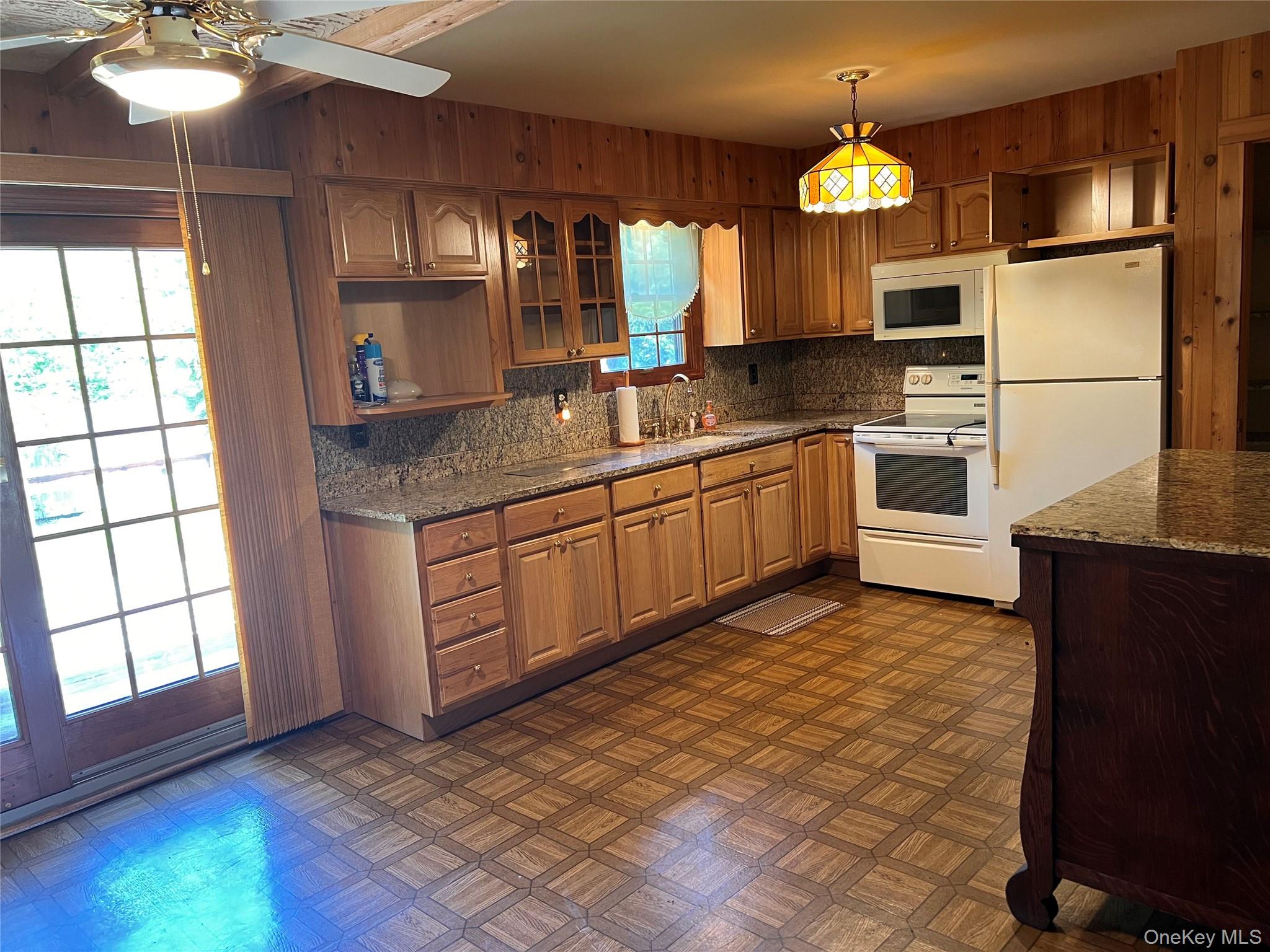 27 W Tiana Road, Unit A photo 3