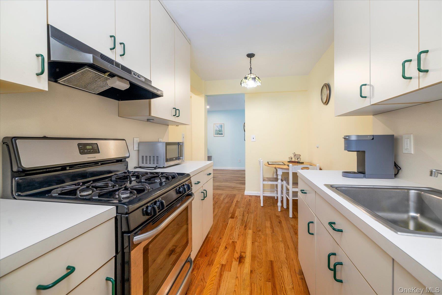 120 Morris Avenue, Unit C9 photo 13