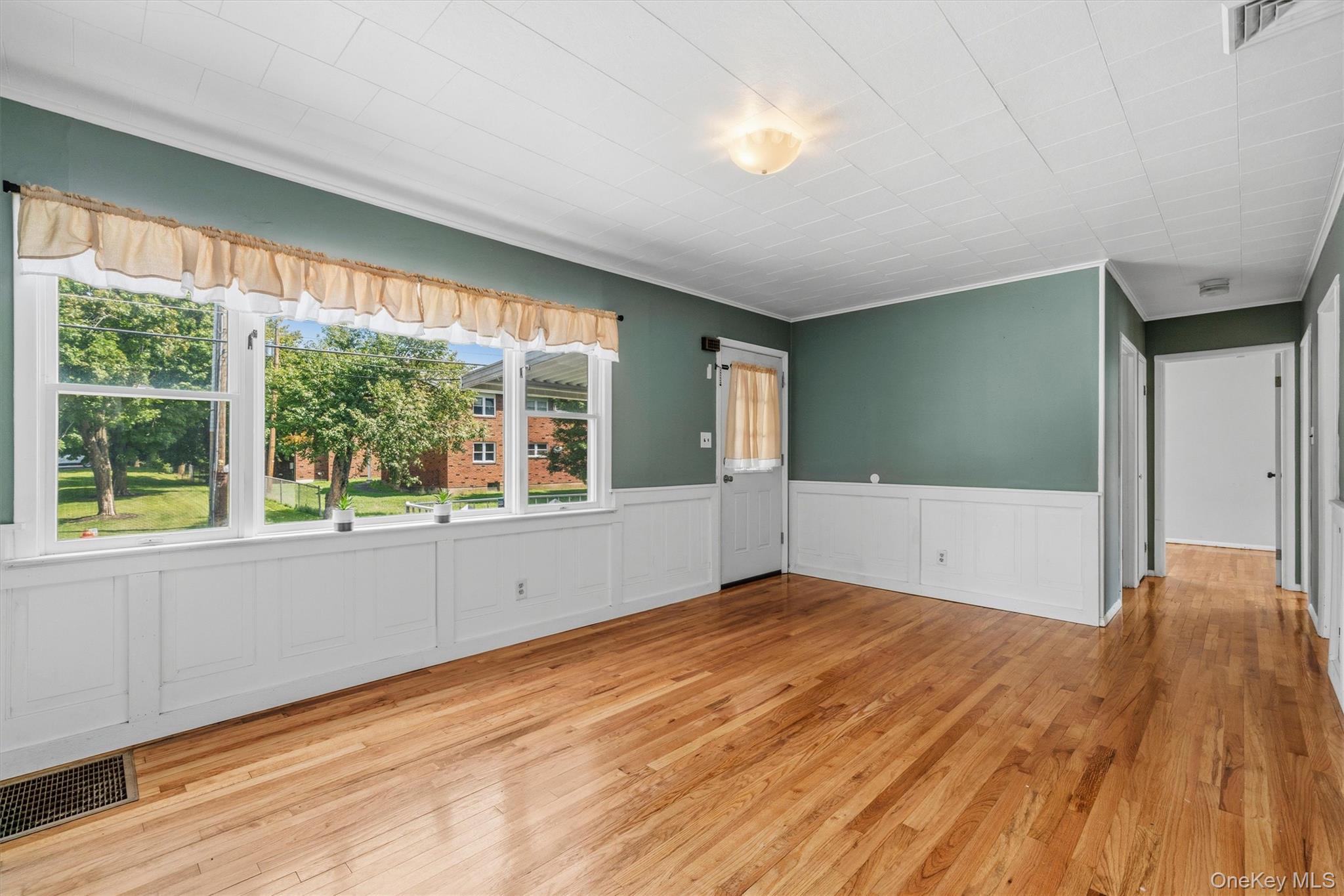 118 Ryan Street – For Sale photo 3