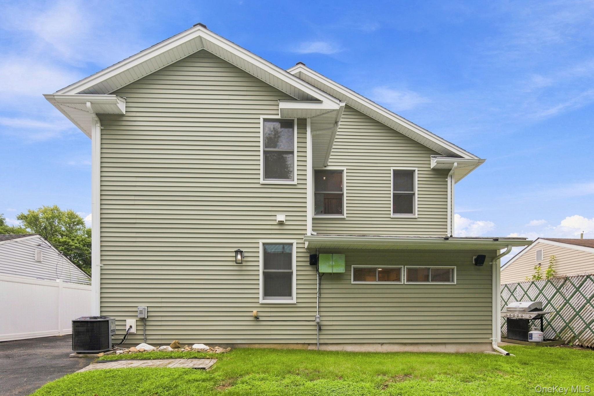 10 Kwiecinski Street – For Sale photo 23