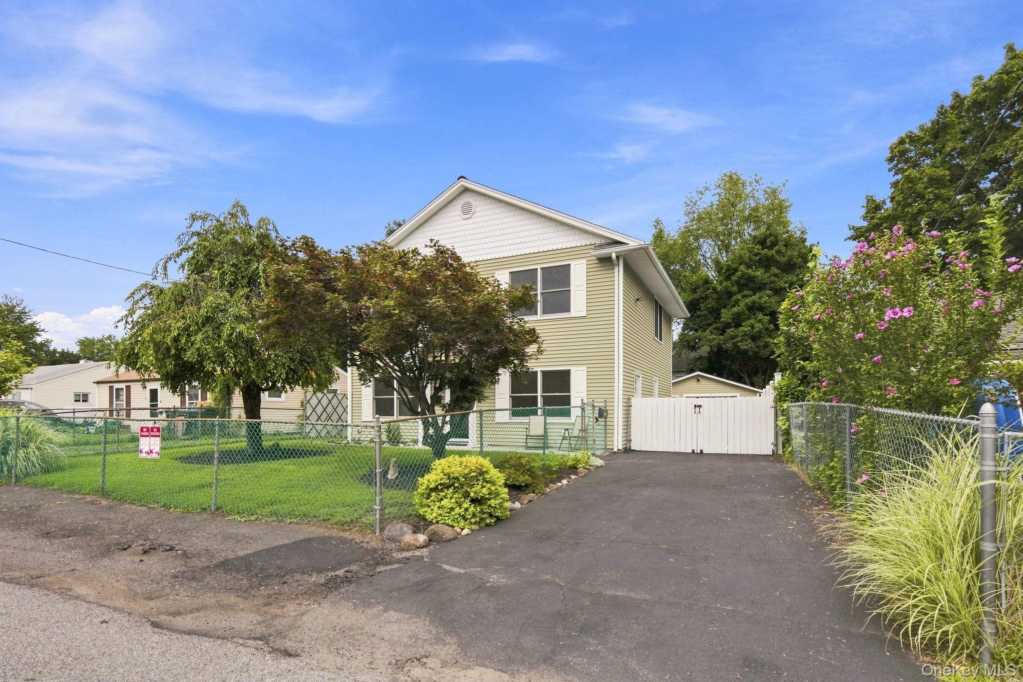 10 Kwiecinski Street – For Sale photo 2