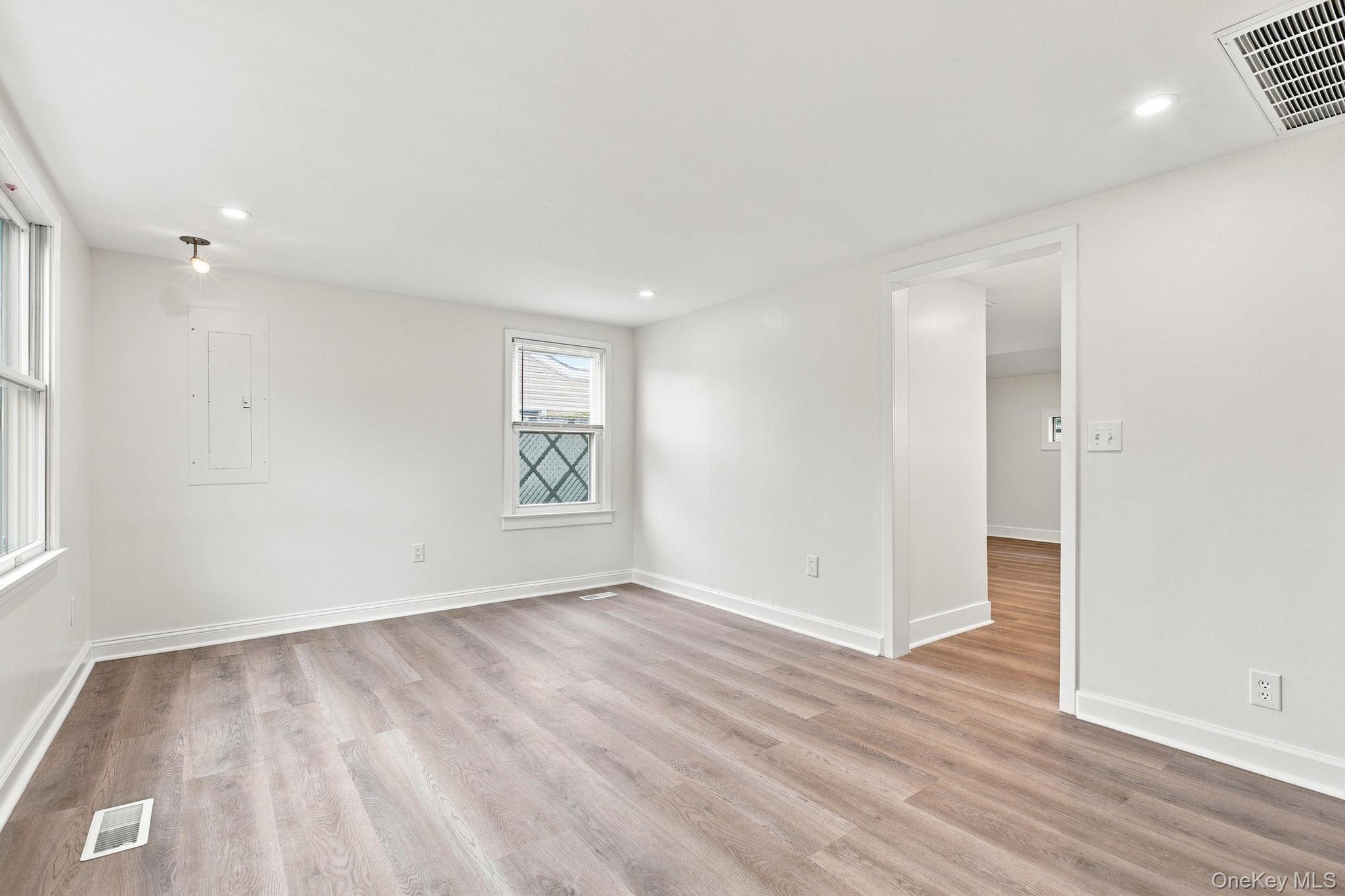 10 Kwiecinski Street – For Sale photo 10