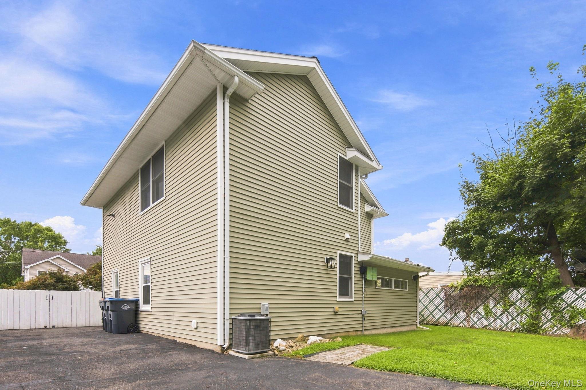 10 Kwiecinski Street – For Sale photo 24