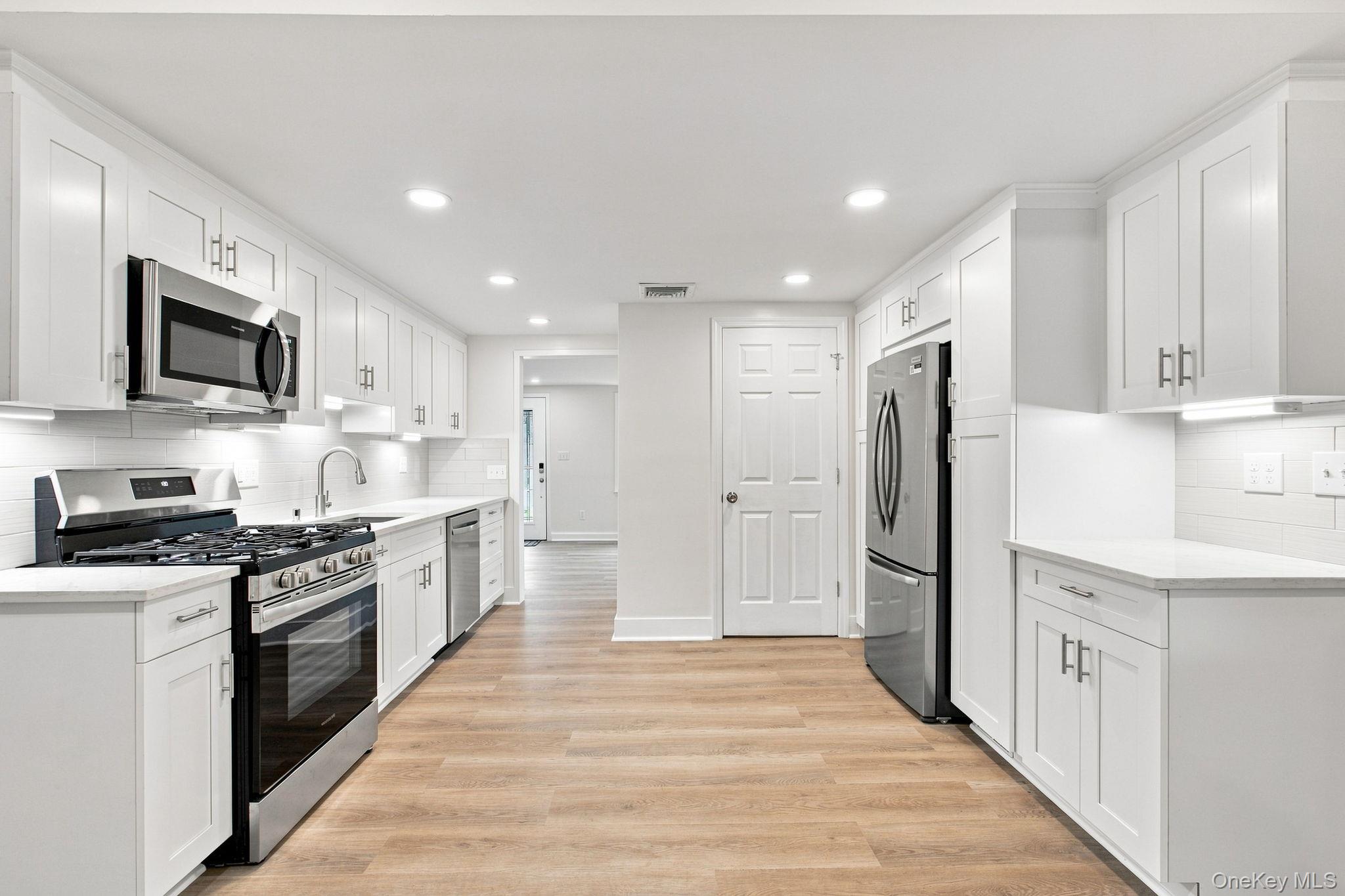 10 Kwiecinski Street – For Sale photo 4