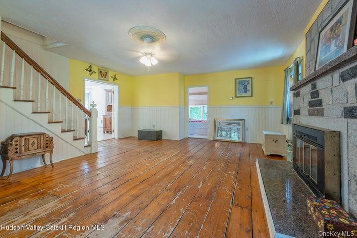 97 Leslie Road – For Sale photo 13