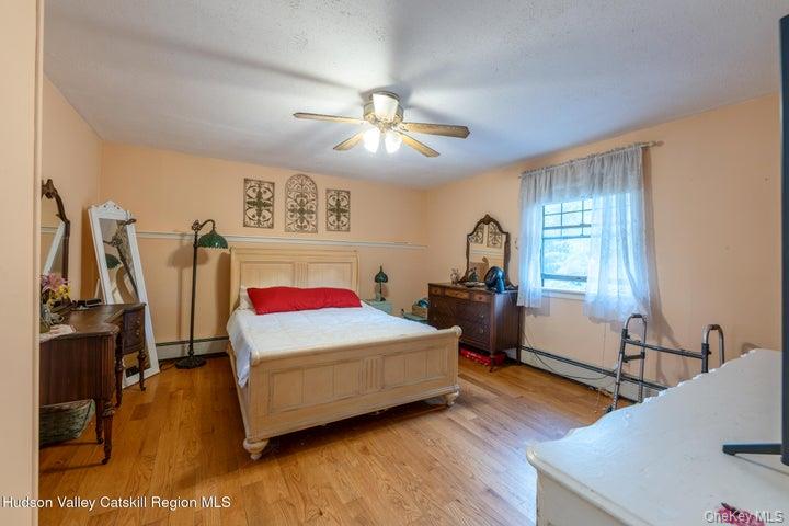 97 Leslie Road – For Sale photo 37