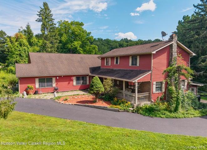 97 Leslie Road – For Sale