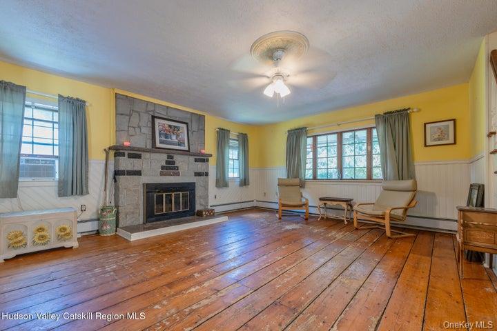 97 Leslie Road – For Sale photo 10