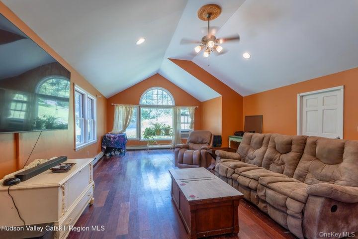 97 Leslie Road – For Sale photo 25