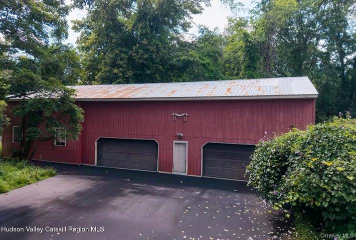 97 Leslie Road – For Sale photo 4