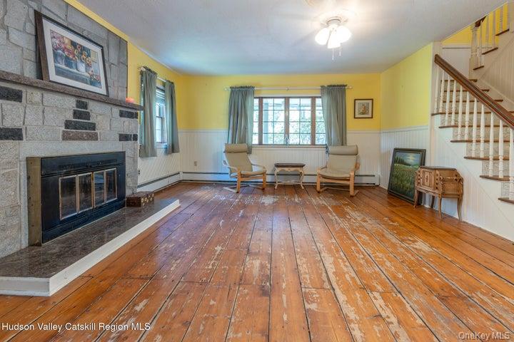 97 Leslie Road – For Sale photo 12