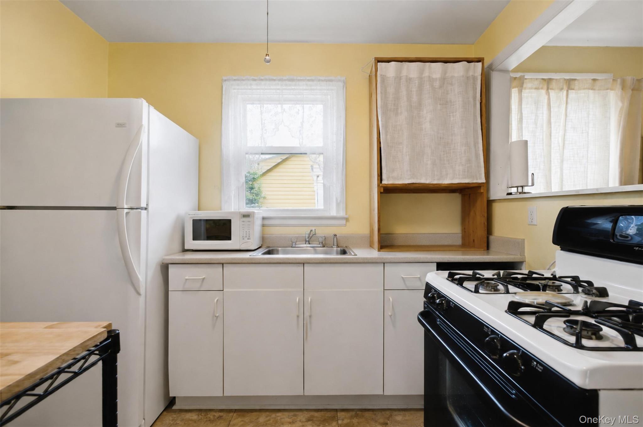 24 Round Lake Avenue – For Sale photo 5