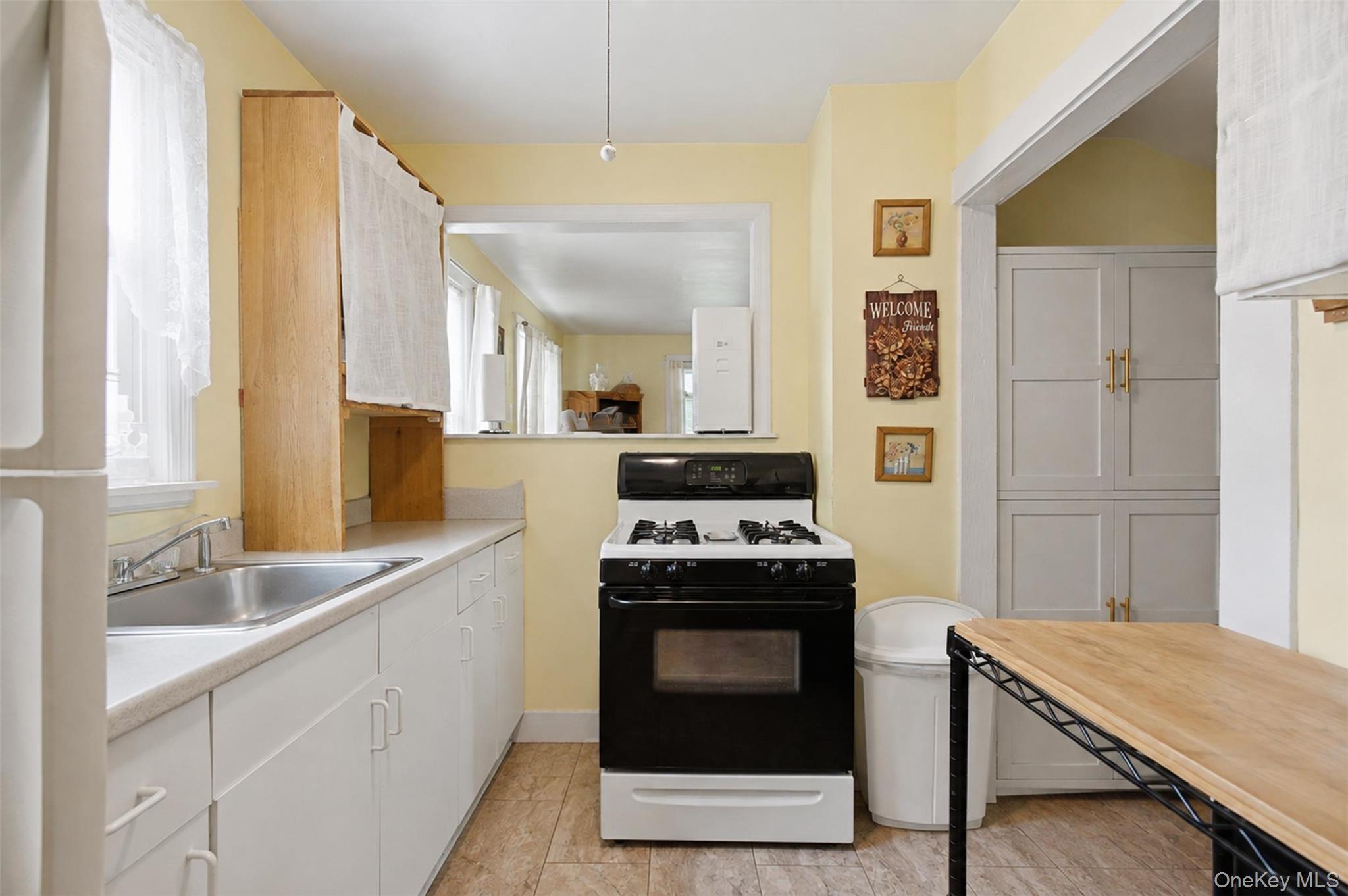 24 Round Lake Avenue – For Sale photo 3