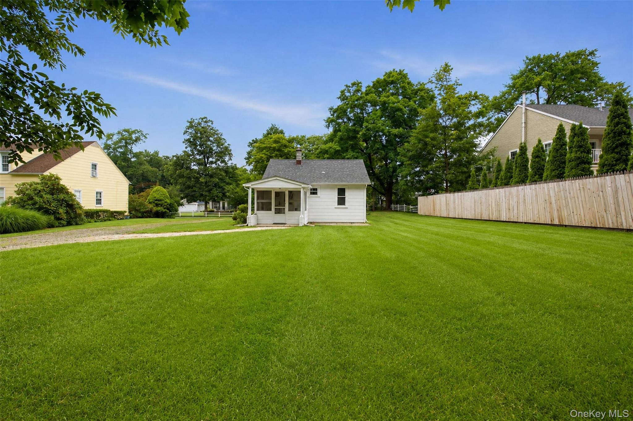 24 Round Lake Avenue – For Sale photo 25