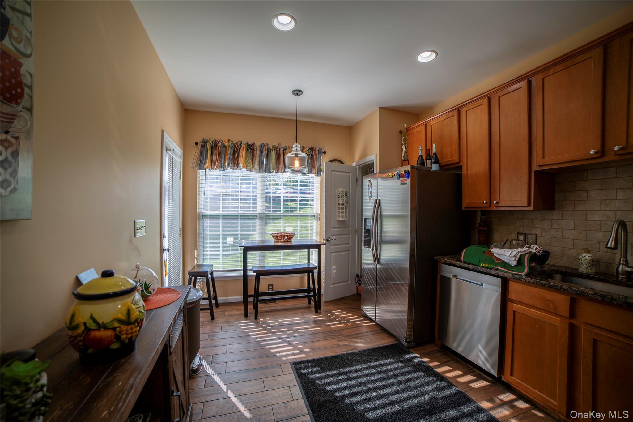10 Bainbridge Place, Unit 704 photo 9