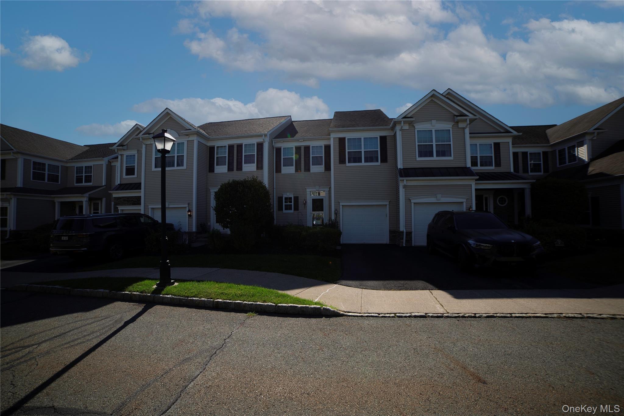 10 Bainbridge Place, Unit 704