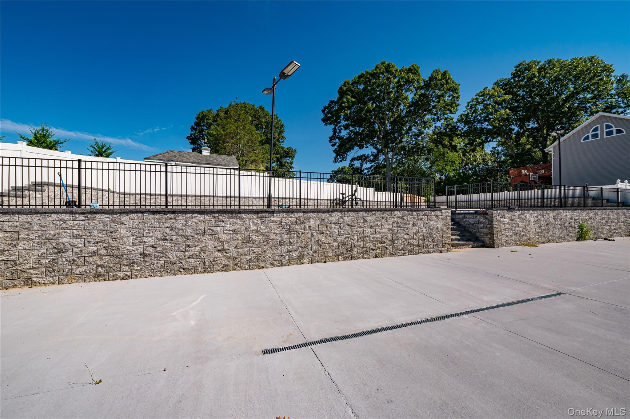 429 Ontario Street – For Sale photo 27