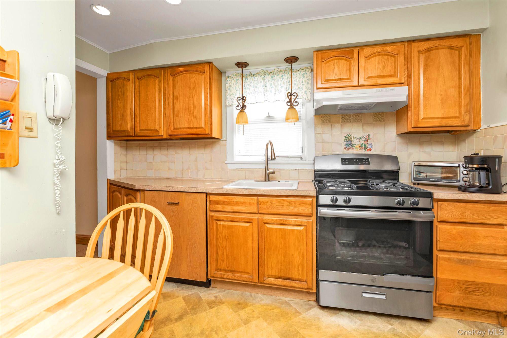 265 Schenck Avenue – For Sale photo 7
