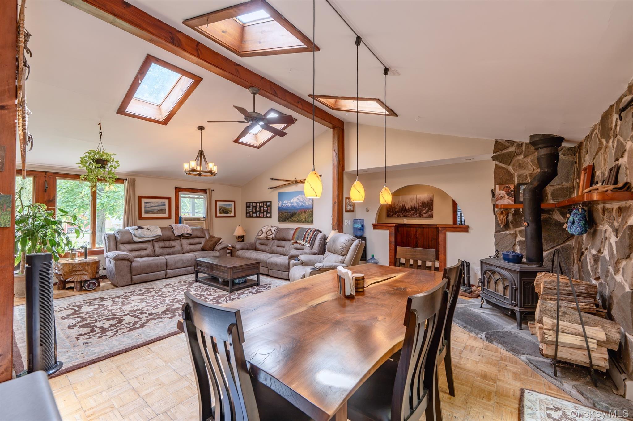 104 Park Place – For Sale photo 2
