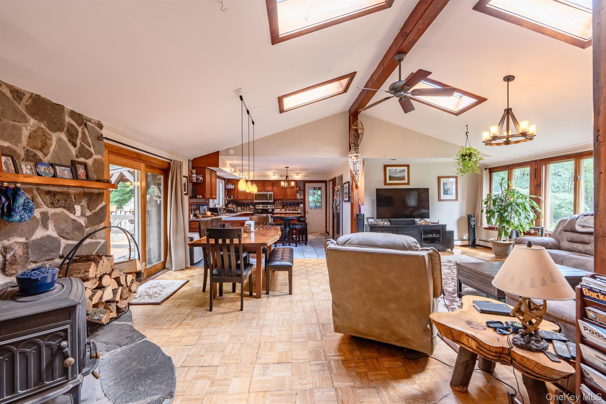104 Park Place – For Sale photo 3