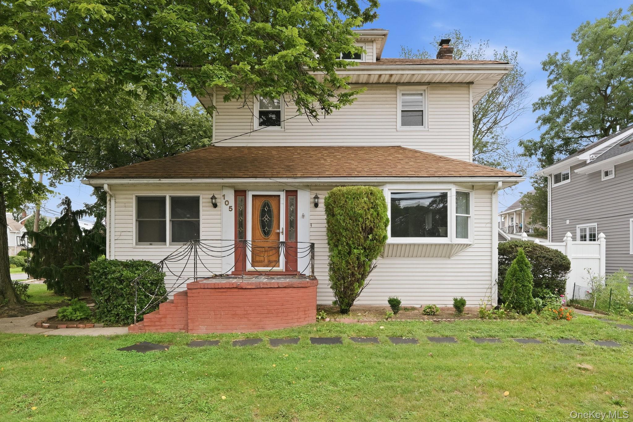 105 N Corona Avenue – For Sale photo 2