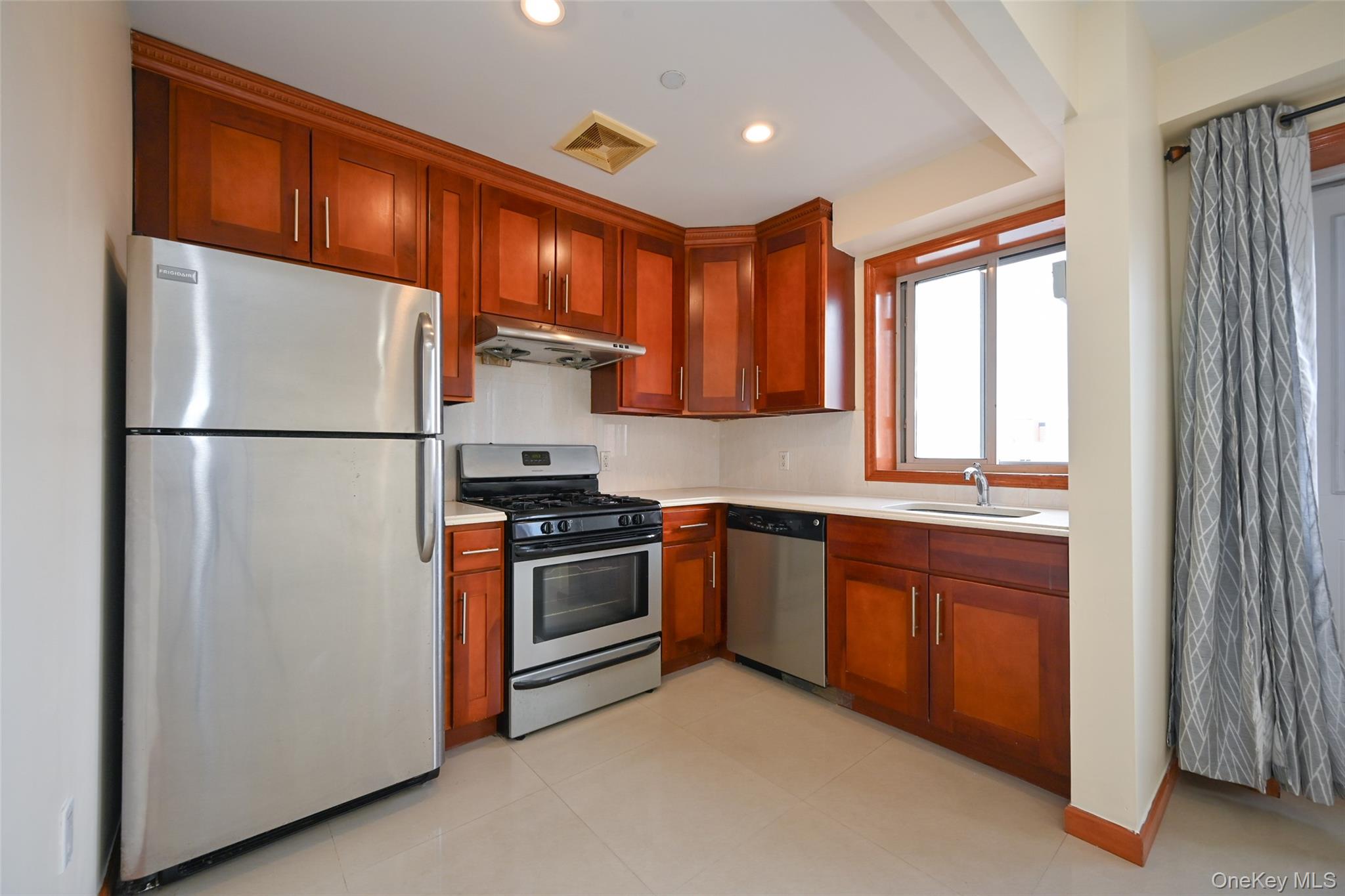 64-63 Austin Street, Unit #6c photo 4