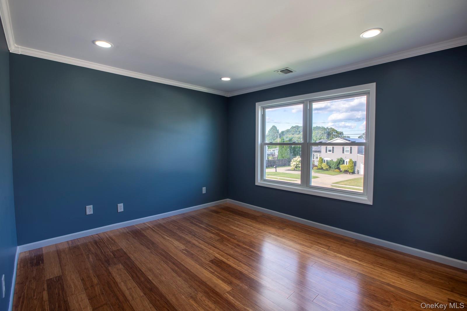 305 S Strong Avenue – For Sale photo 10