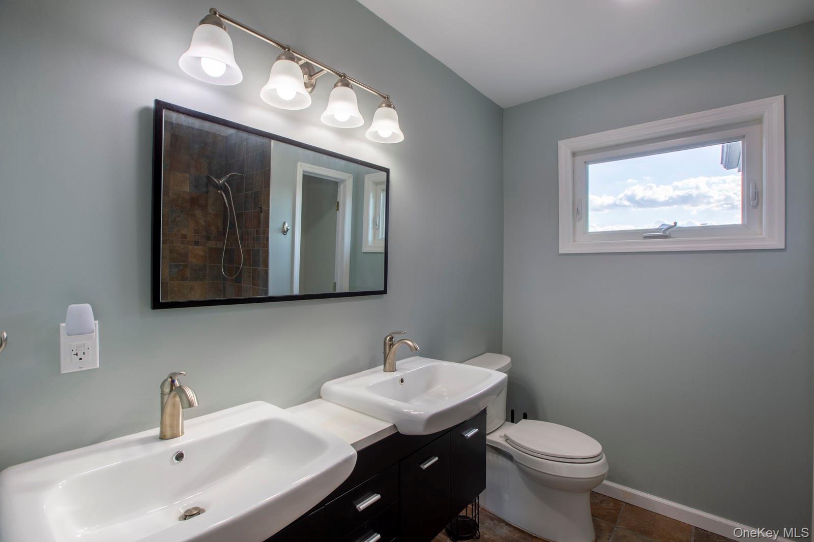 305 S Strong Avenue – For Sale photo 12
