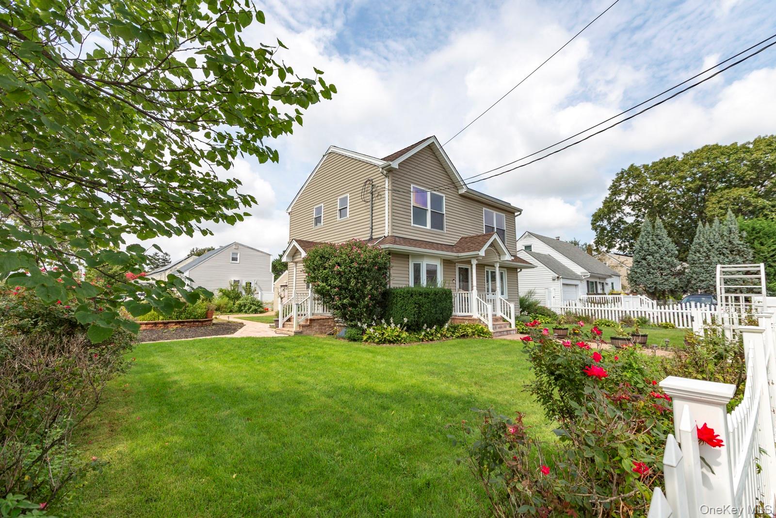 305 S Strong Avenue – For Sale photo 2