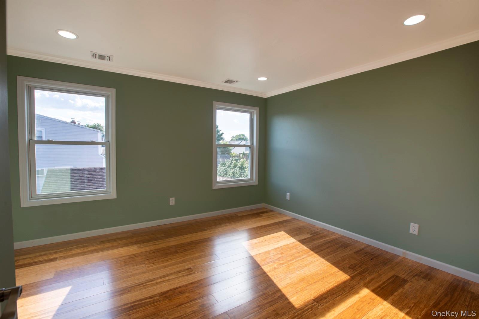 305 S Strong Avenue – For Sale photo 7