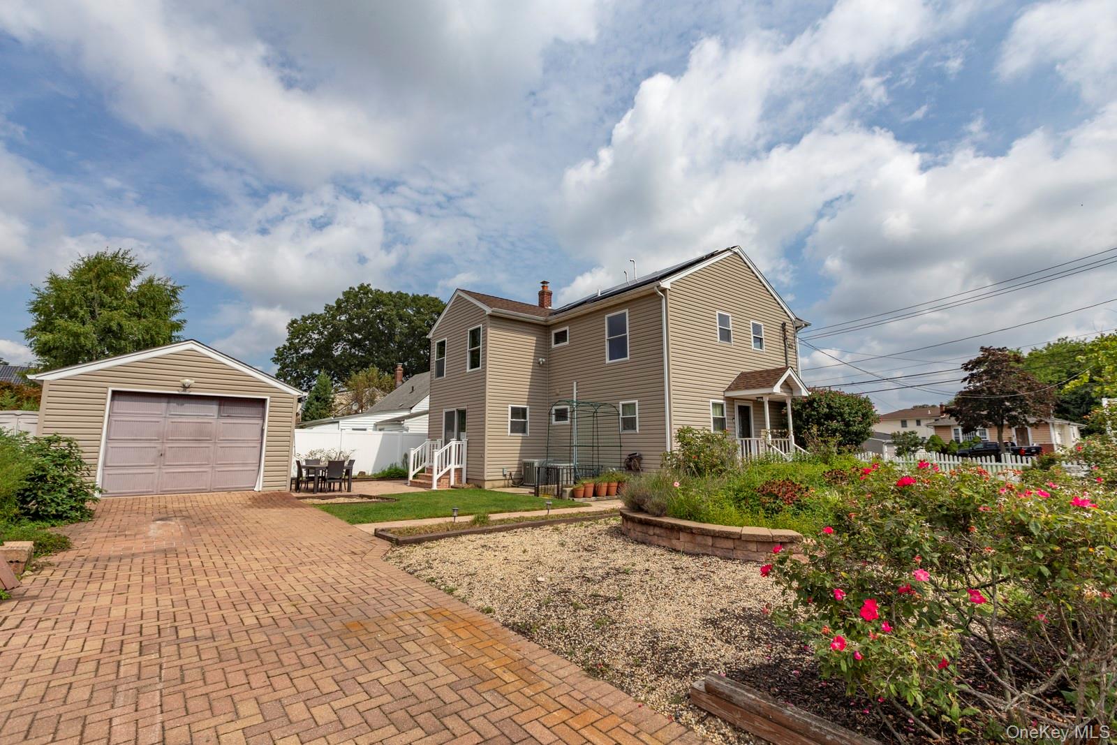 305 S Strong Avenue – For Sale photo 5