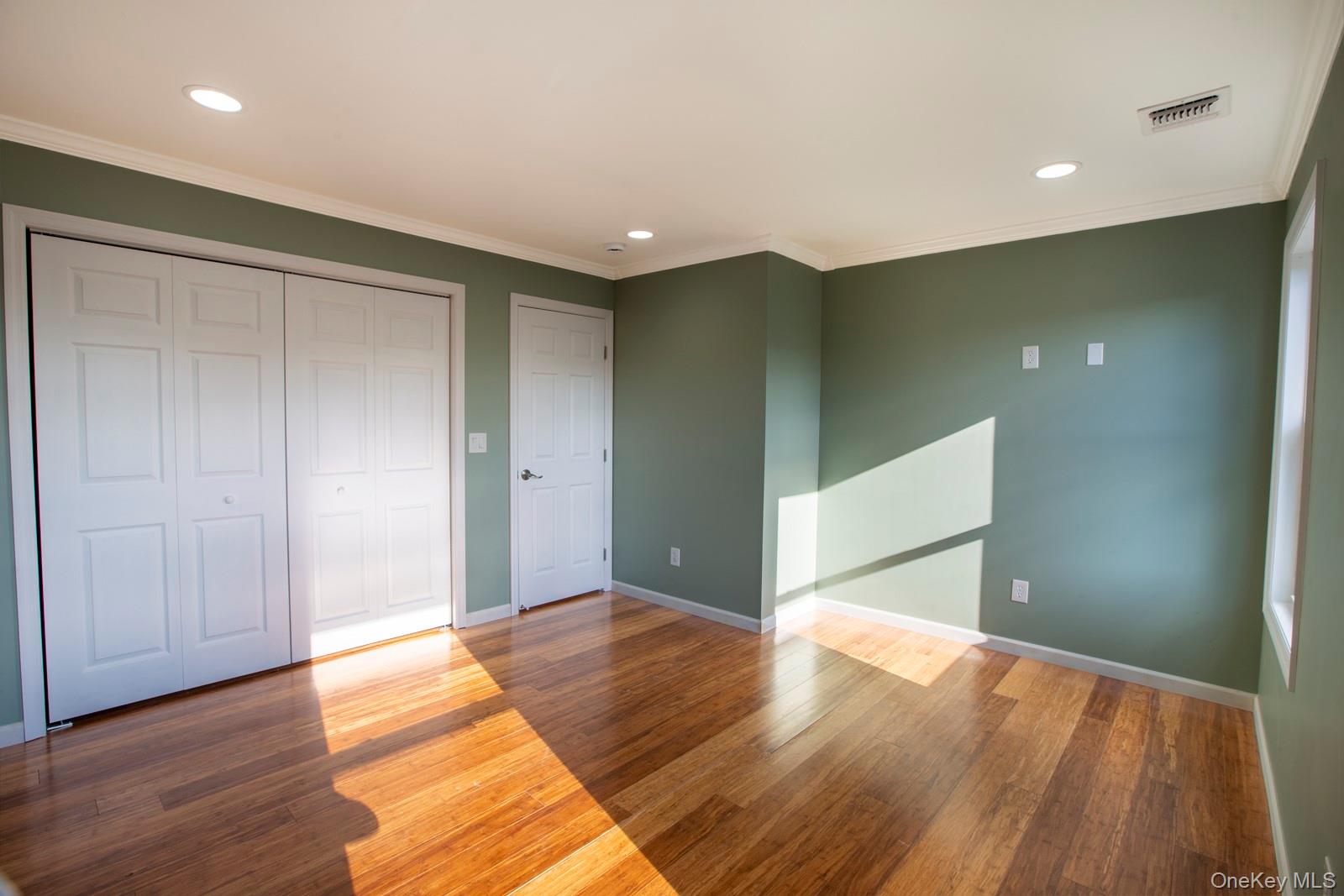 305 S Strong Avenue – For Sale photo 8