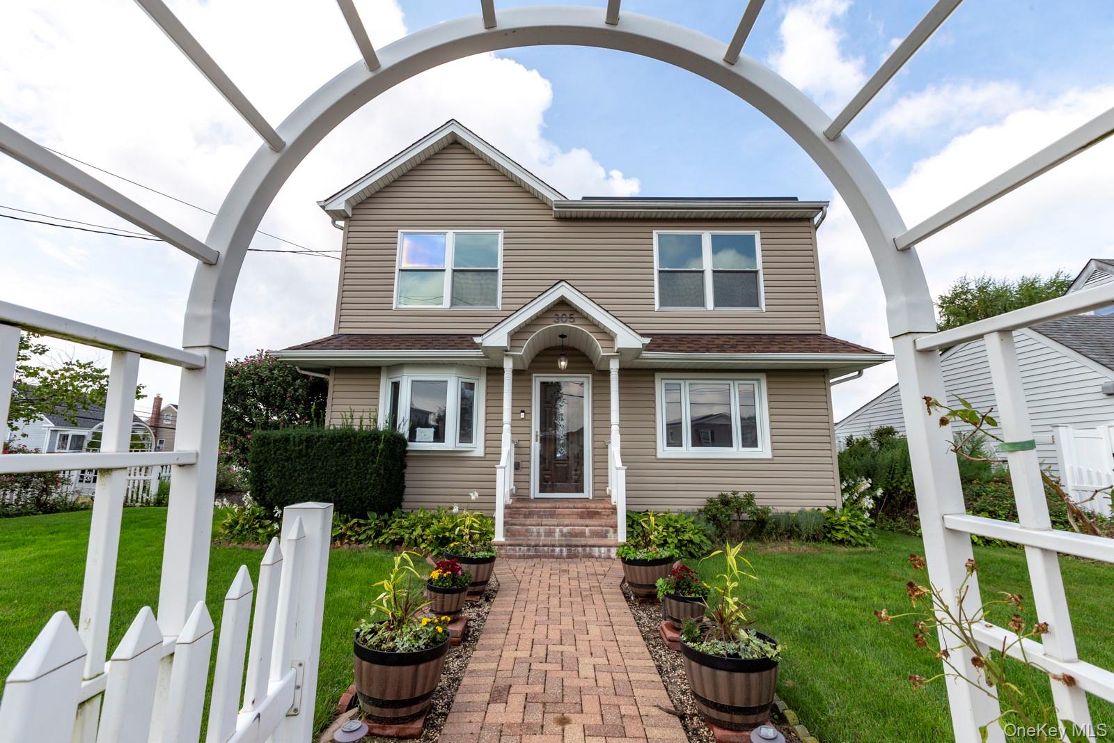 305 S Strong Avenue – For Sale photo 15