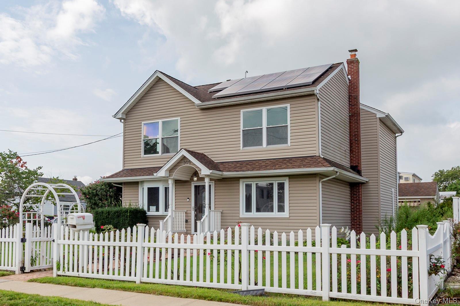 305 S Strong Avenue – For Sale
