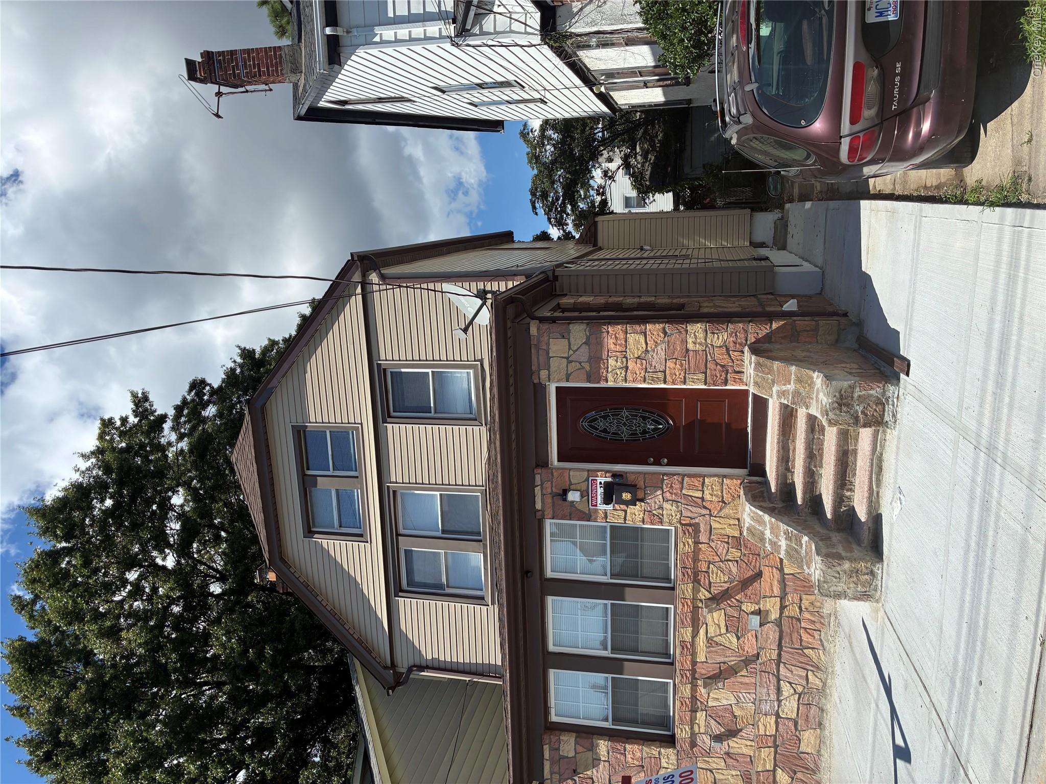 205-15 111th Avenue – For Sale