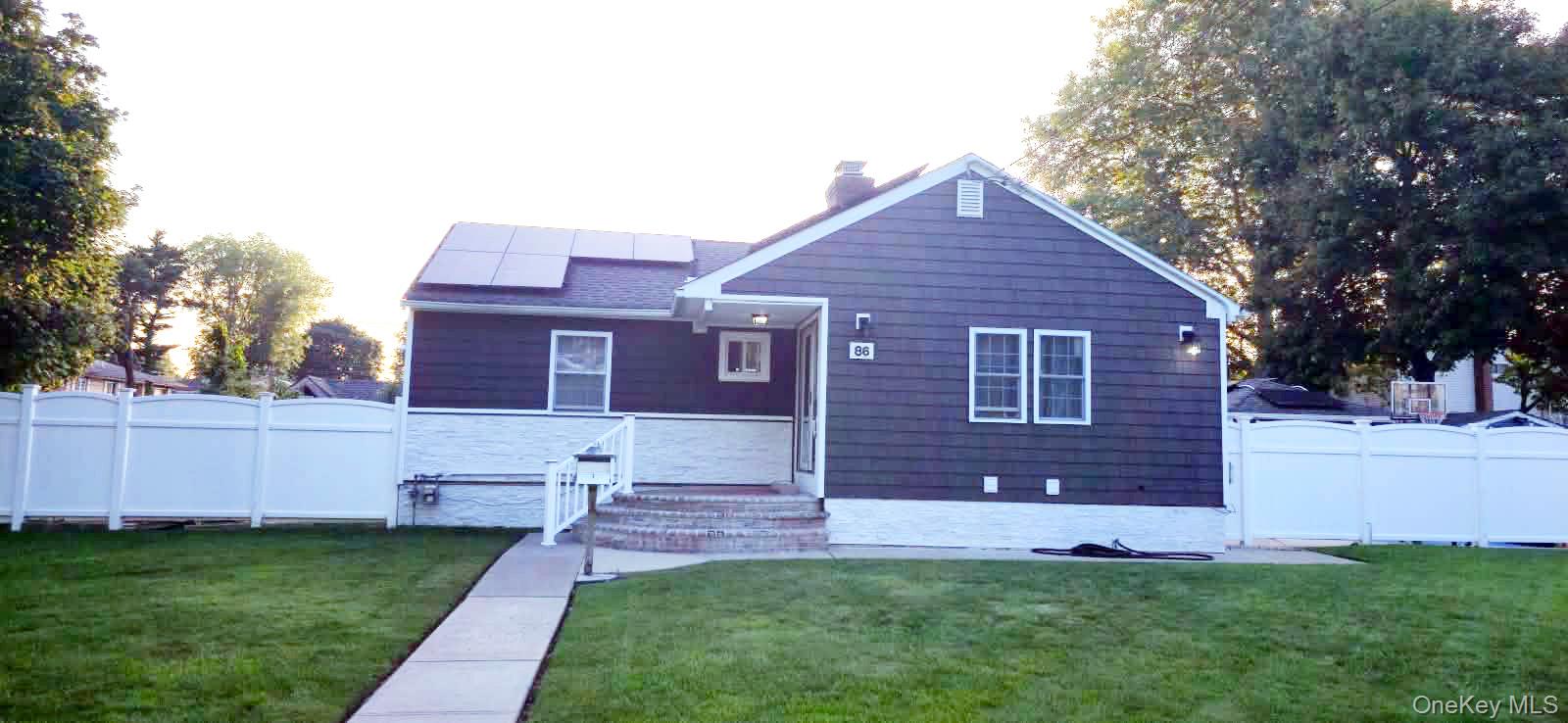86 Washington Avenue – For Sale