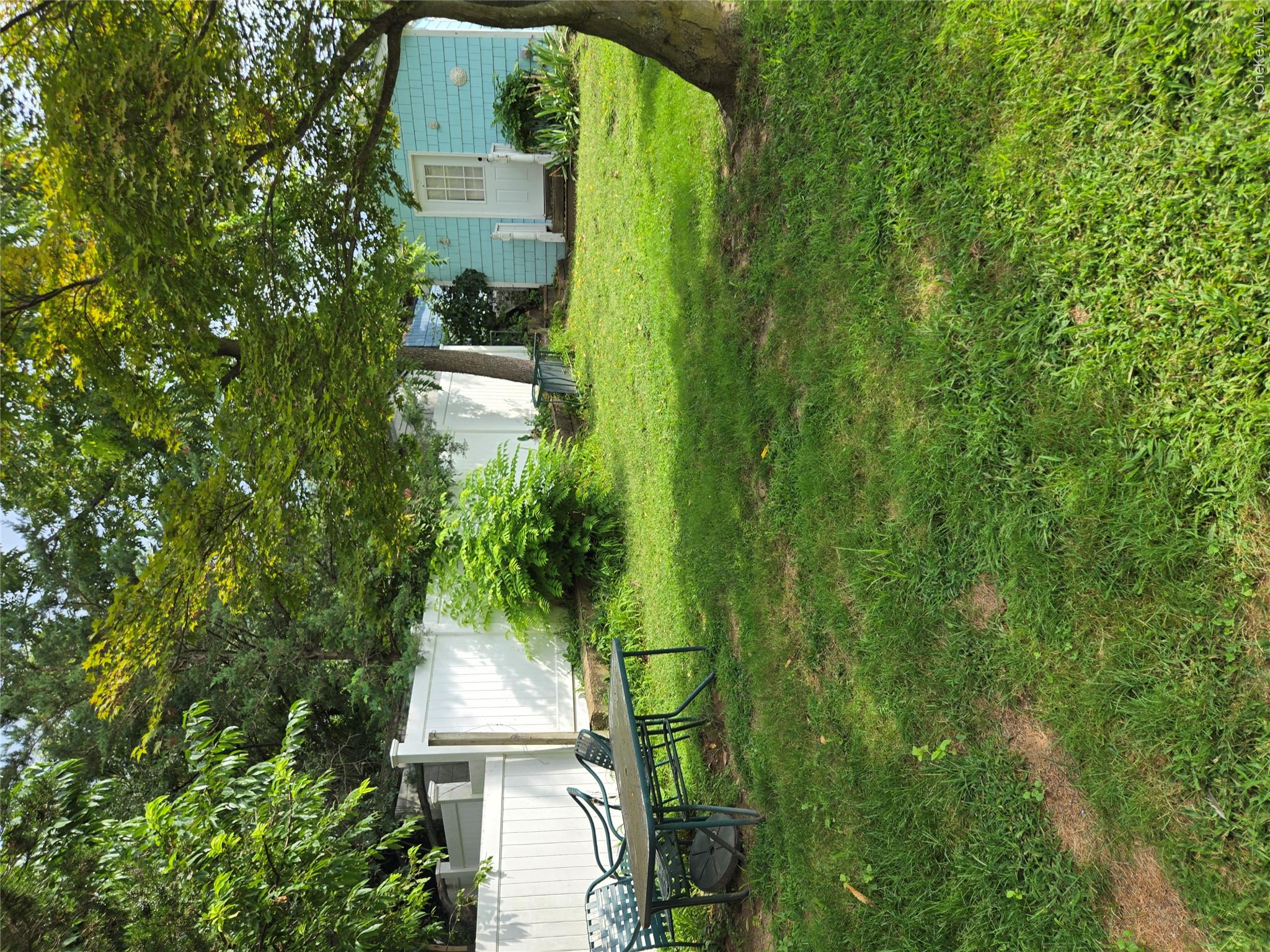 6 Cross Road – For Sale photo 8