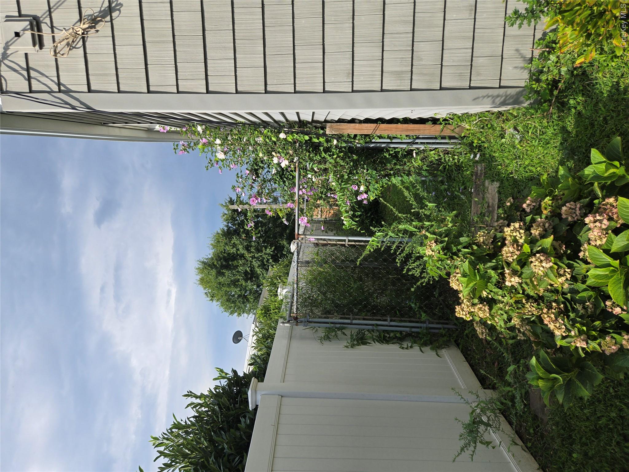 6 Cross Road – For Sale photo 9
