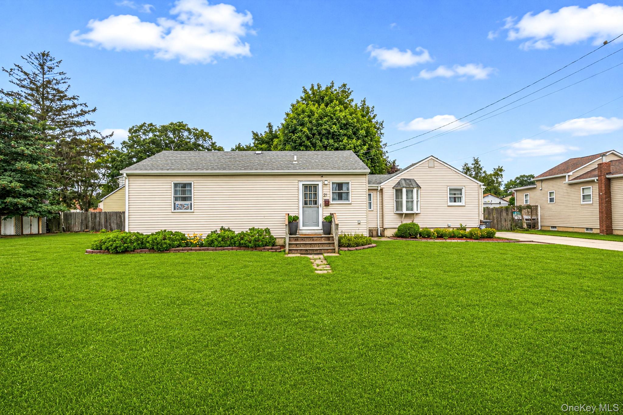 21 Cherokee Drive – For Sale photo 2