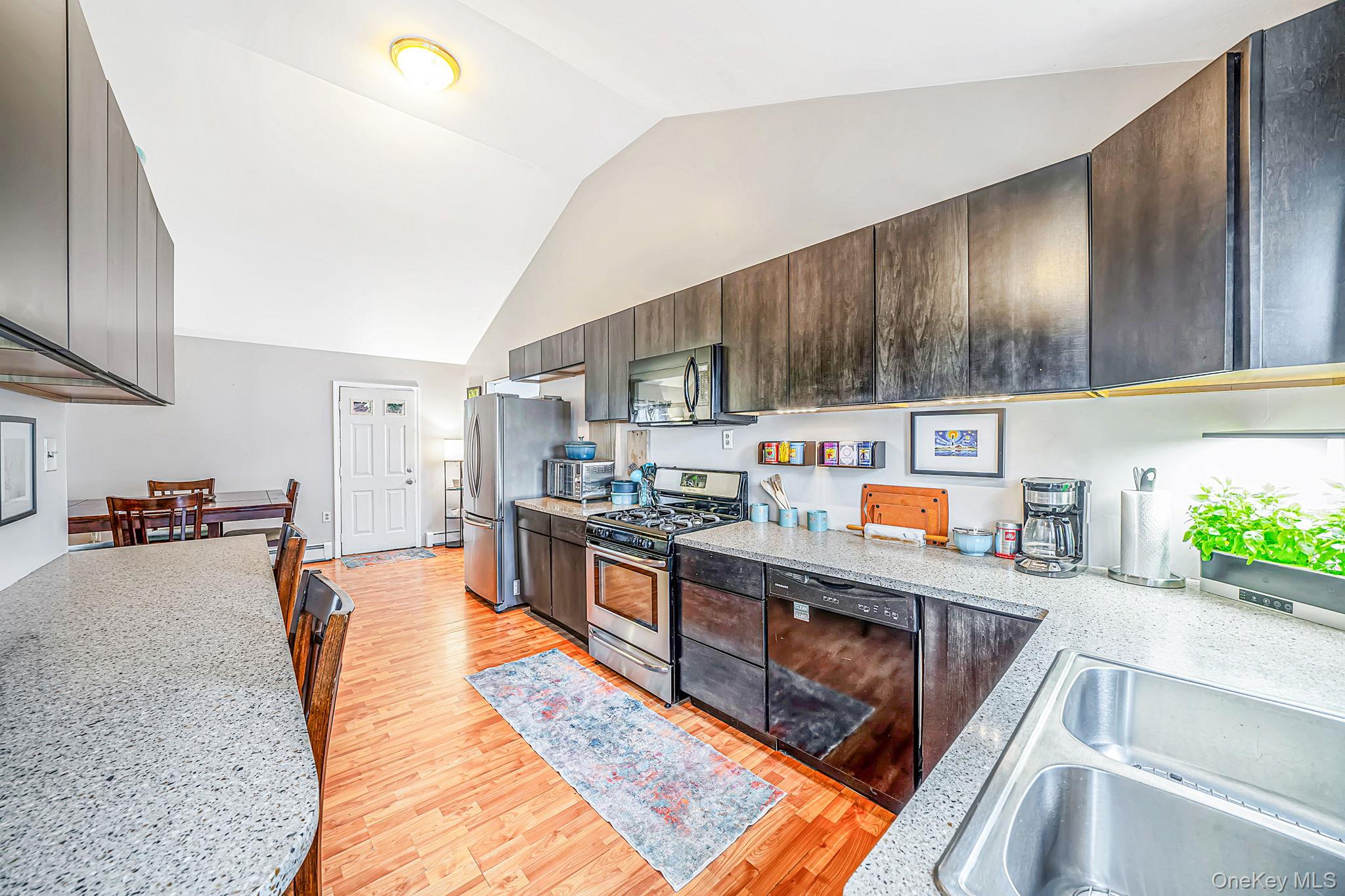 21 Cherokee Drive – For Sale photo 6