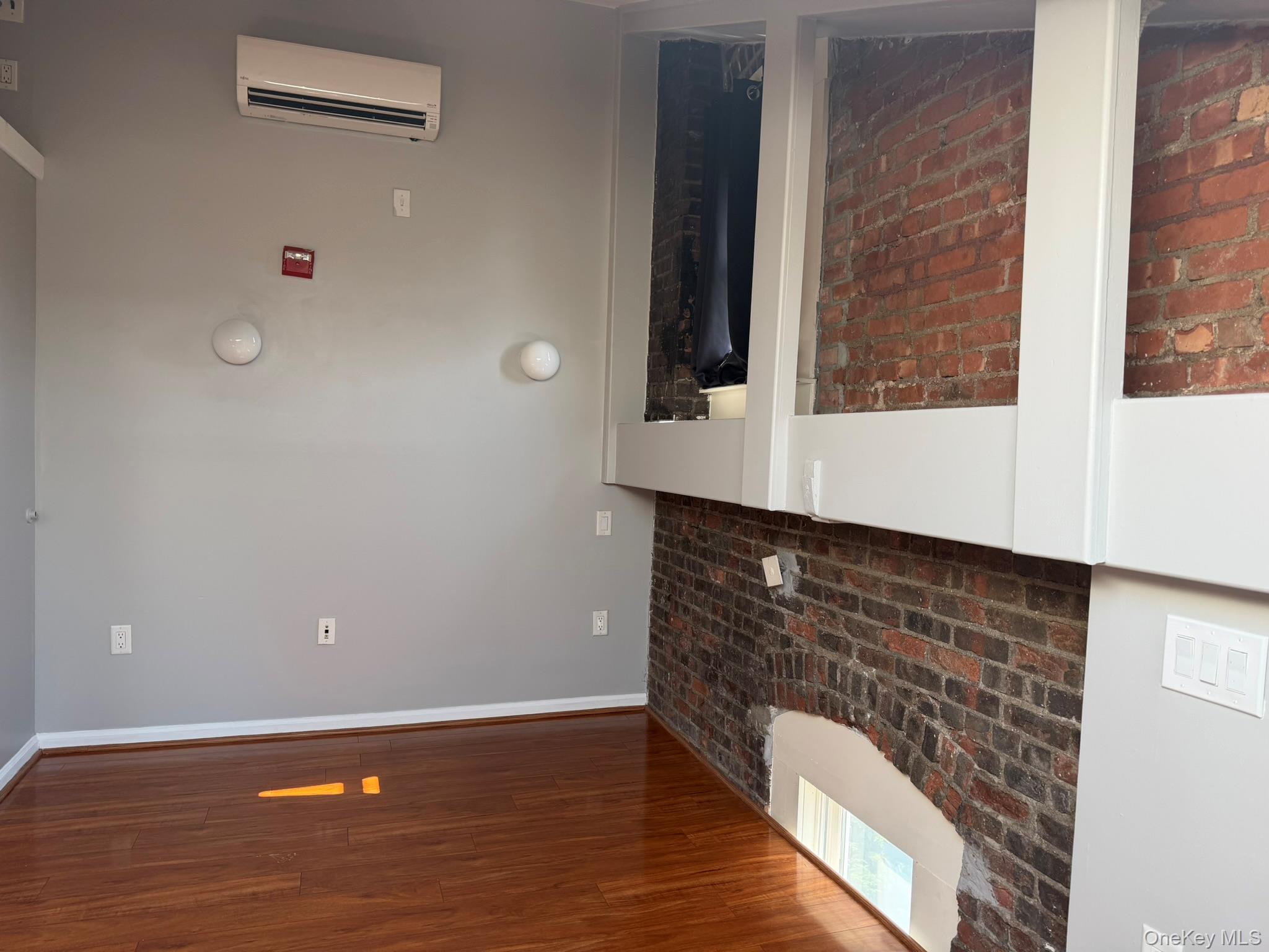 94 4th Avenue, Unit 314 photo 4