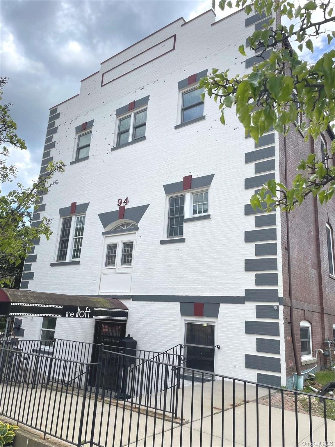 94 4th Avenue, Unit 314